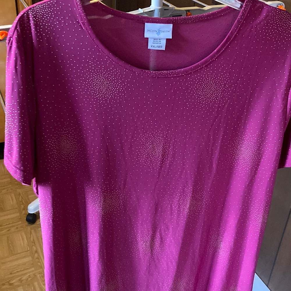 Dark pink/purple shirt sleeve dress shirt